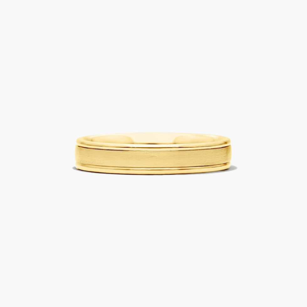 14K Yellow Gold 4.5mm Polished Round Edge Band